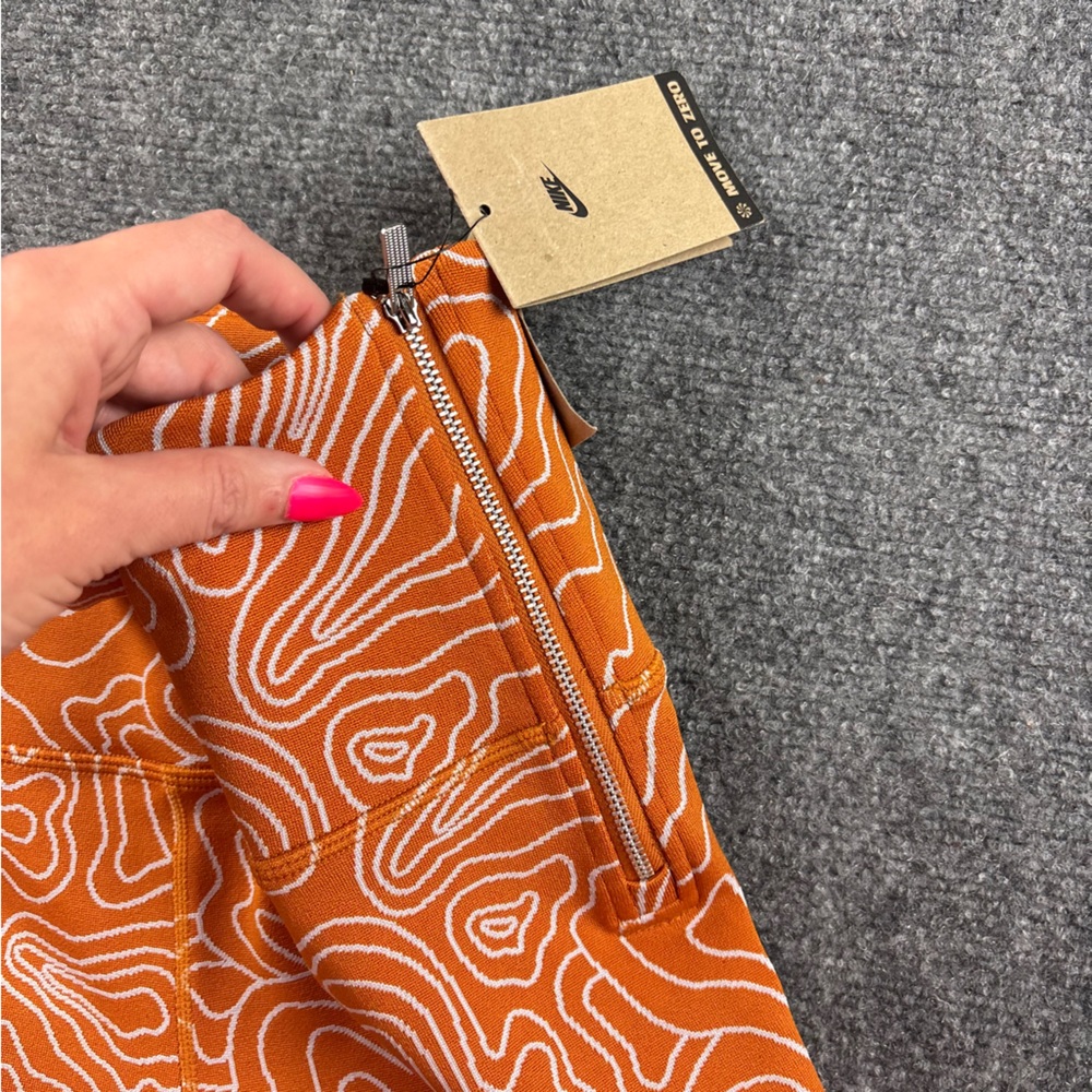 NIKE Women’s Orange Move to Zero *NWT* High Rise Full Length Leggings sz: Medium - Picture 4 of 13